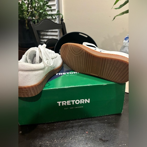 Tretorn white sneakers - Picture 2 of 3
